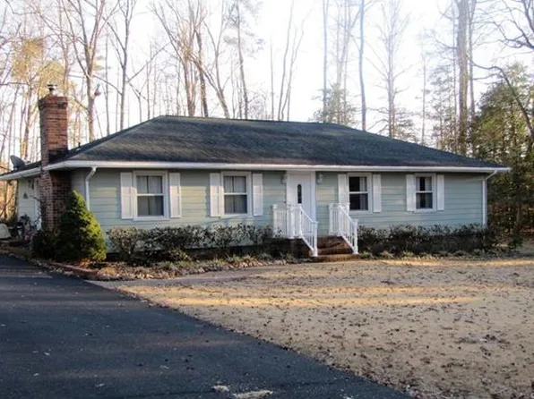 6635 Forest Dr, Quinton, VA 23141