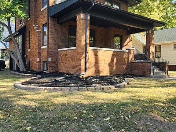 2nd image of 521 W Armstrong Ave