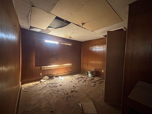 5th image of 520 W Commerce St