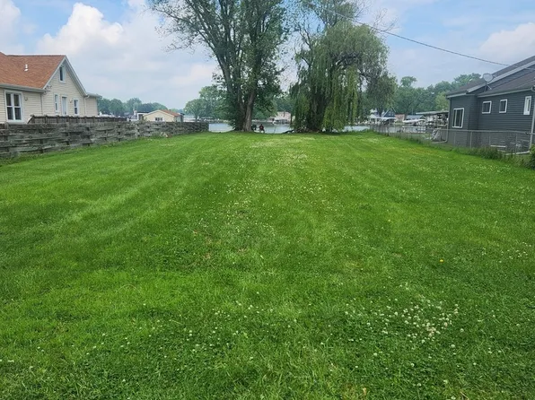 2906 N Shorewood Dr Lot 11, McHenry, IL 60050