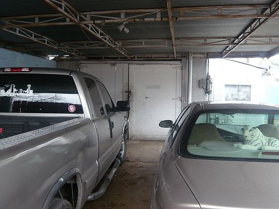 3rd image of 1601 Schley Ave