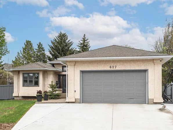 627 Forest Ln NW, Edmonton, AB T6R 2C4