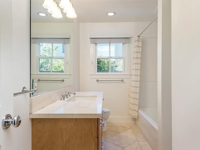 925 Durlston Rd — Photo 15