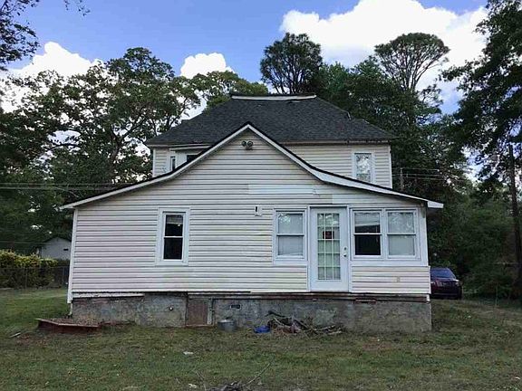 4th image of 260 Manning St