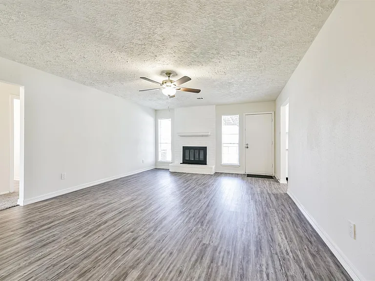 9563 Sutter Park Ln — Photo 3