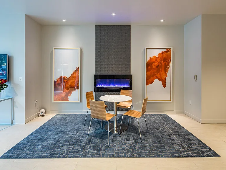 EVIVA Midtown Apartments — Photo 9