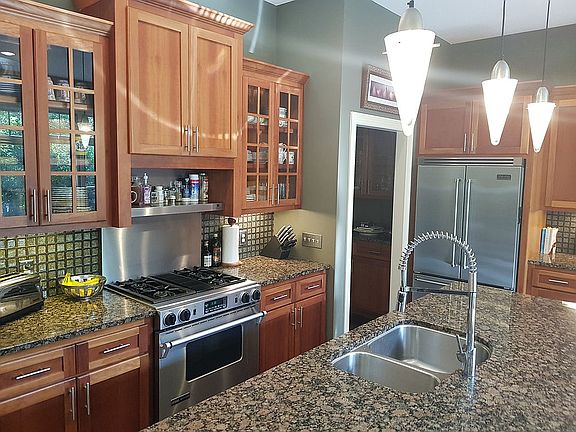 4th image of 8983 Springwood Dr