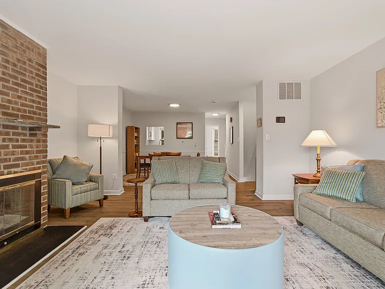 1608 Key Blvd — Photo 3
