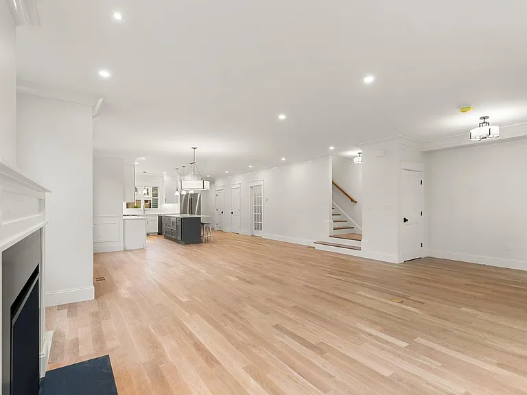45 Maplewood St #47 — Photo 14