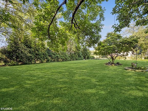 3rd image of 4139 Yorkshire Ln