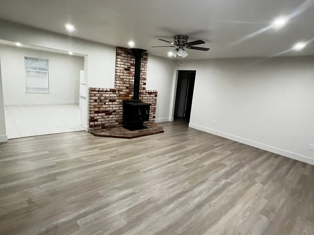 4 bed, 1400 sqft, $3,900 — Photo 3