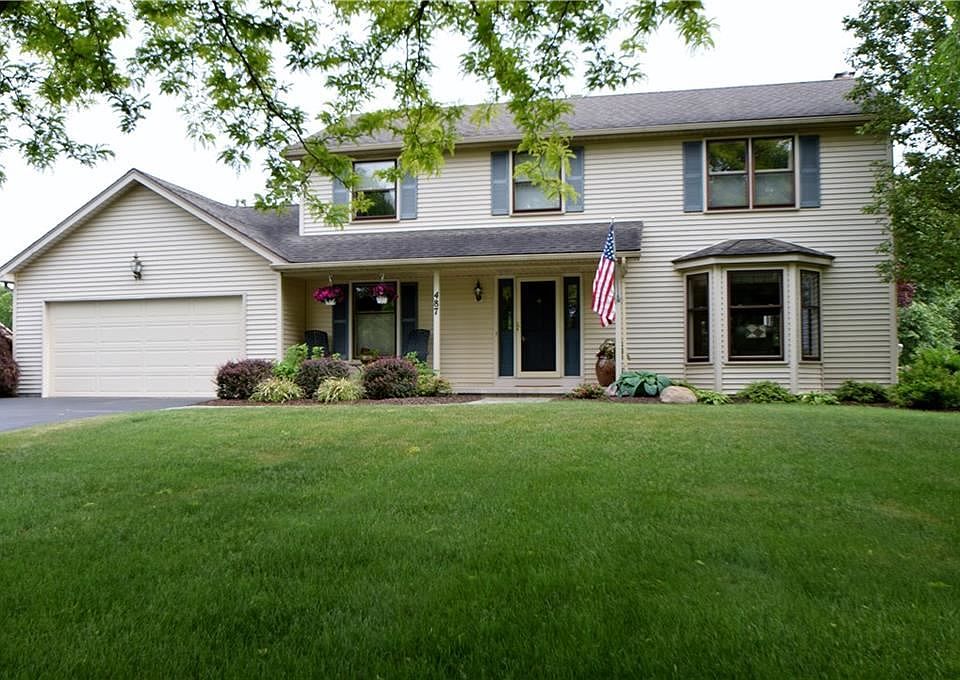 1st image of 487 Bay Meadow Dr