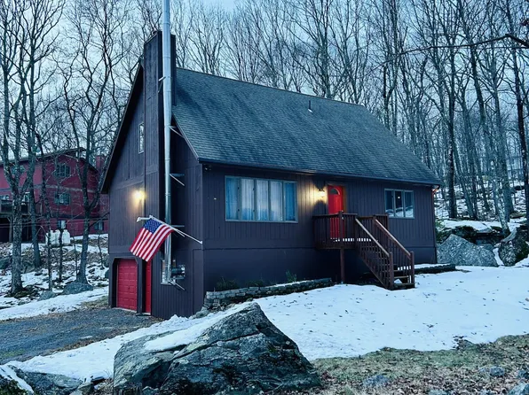 101 Valley Dr, Milford, PA 18337