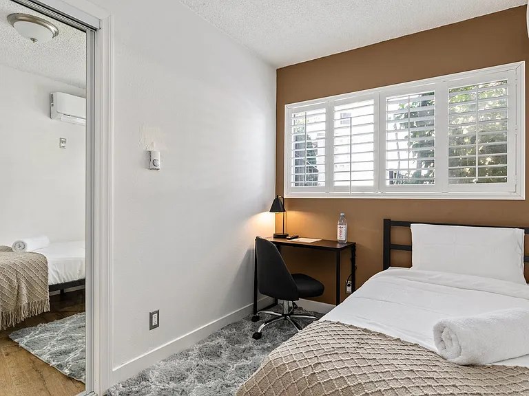 1700 Malcolm Ave — Photo 14