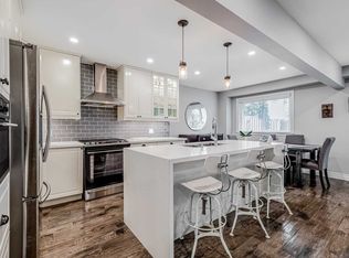 477 Woodview Rd #4, Burlington, ON L7N2Z9