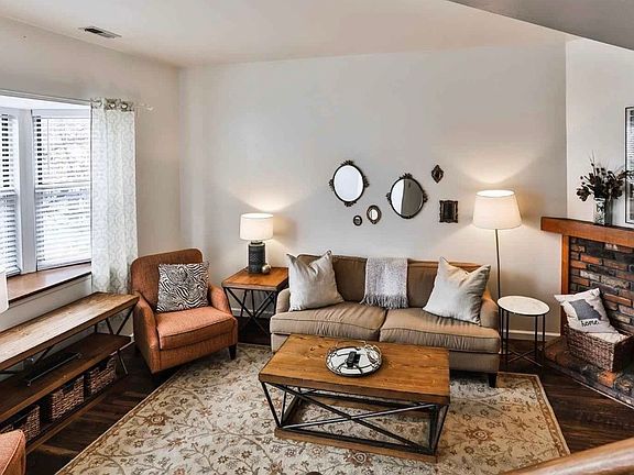 2nd image of 2745 Park Ave