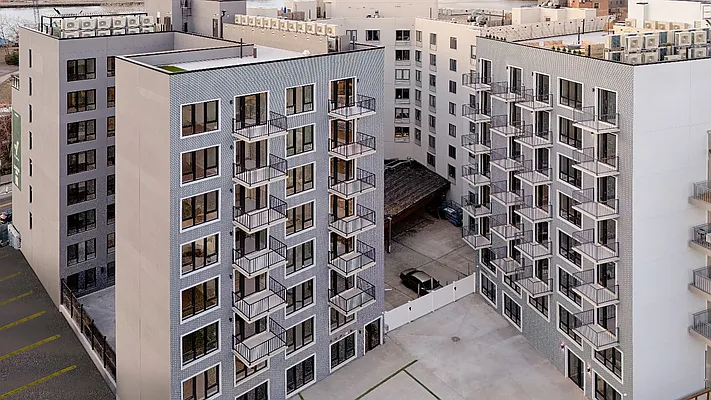 Rented by Nooklyn NYC LLC | media 84