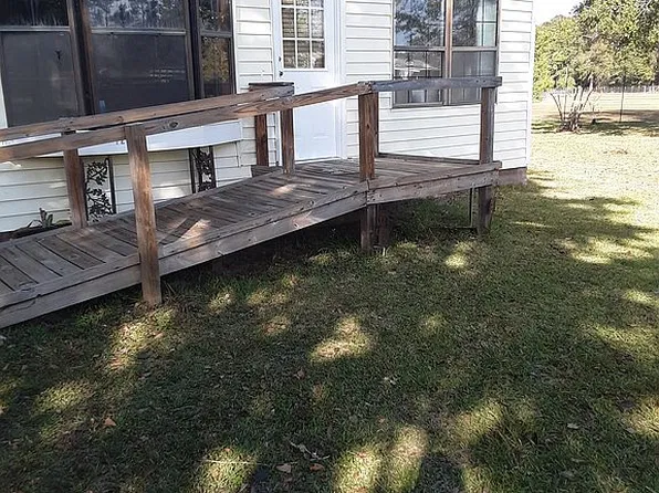 1291 Livingston Rd, Adel, GA 31620