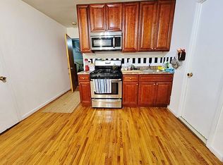 25-22 47th St #1B, Astoria, NY 11103