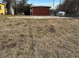 712 E 9th Ave, Emporia, KS 66801