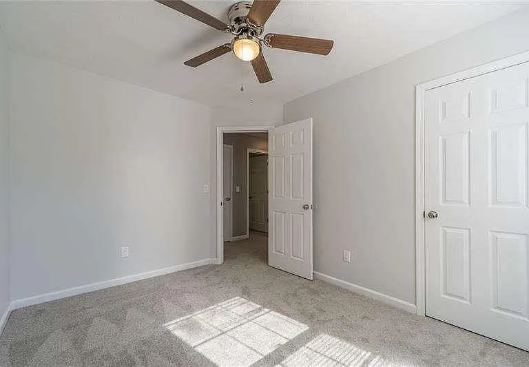 2716 Lake Park Rdg E — Photo 32