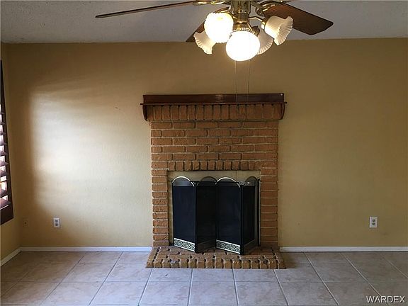 2nd image of 3541 Gloria Ave