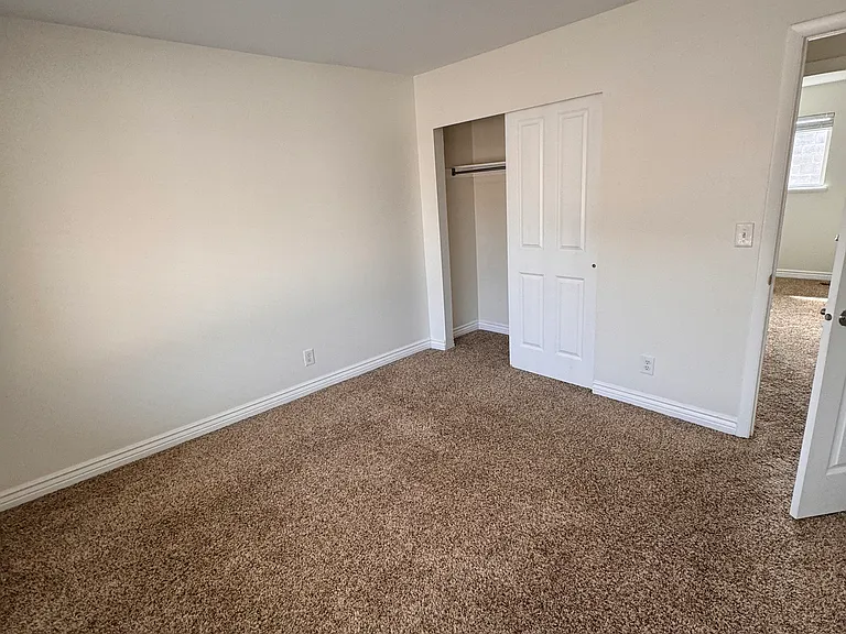 651 N 100 W #H — Photo 17