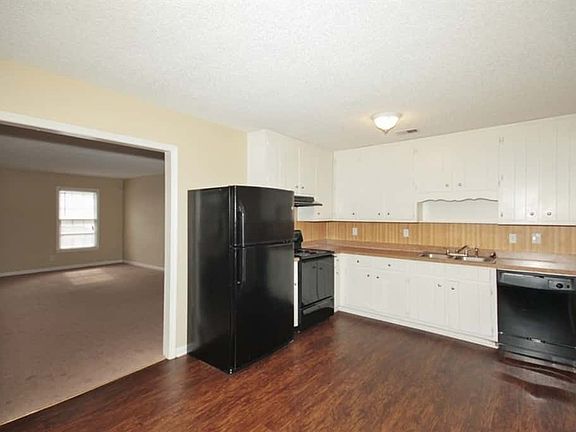 3rd image of 5321 Station Cir
