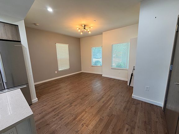 4th image of 127-131 Hyde Park Ave #127A
