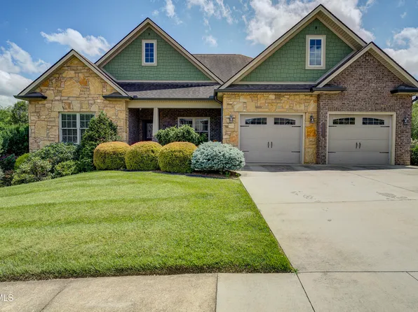 2085 Sawyers Pond Dr, Johnson City, TN 37601