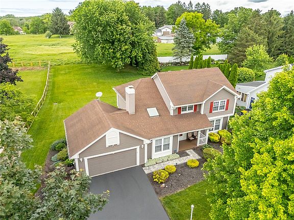 5th image of 12 Country Ln