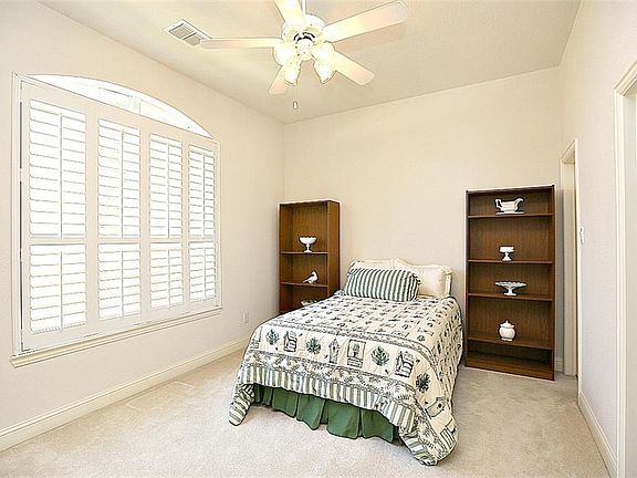 3rd image of 4464 Red Barn Dr