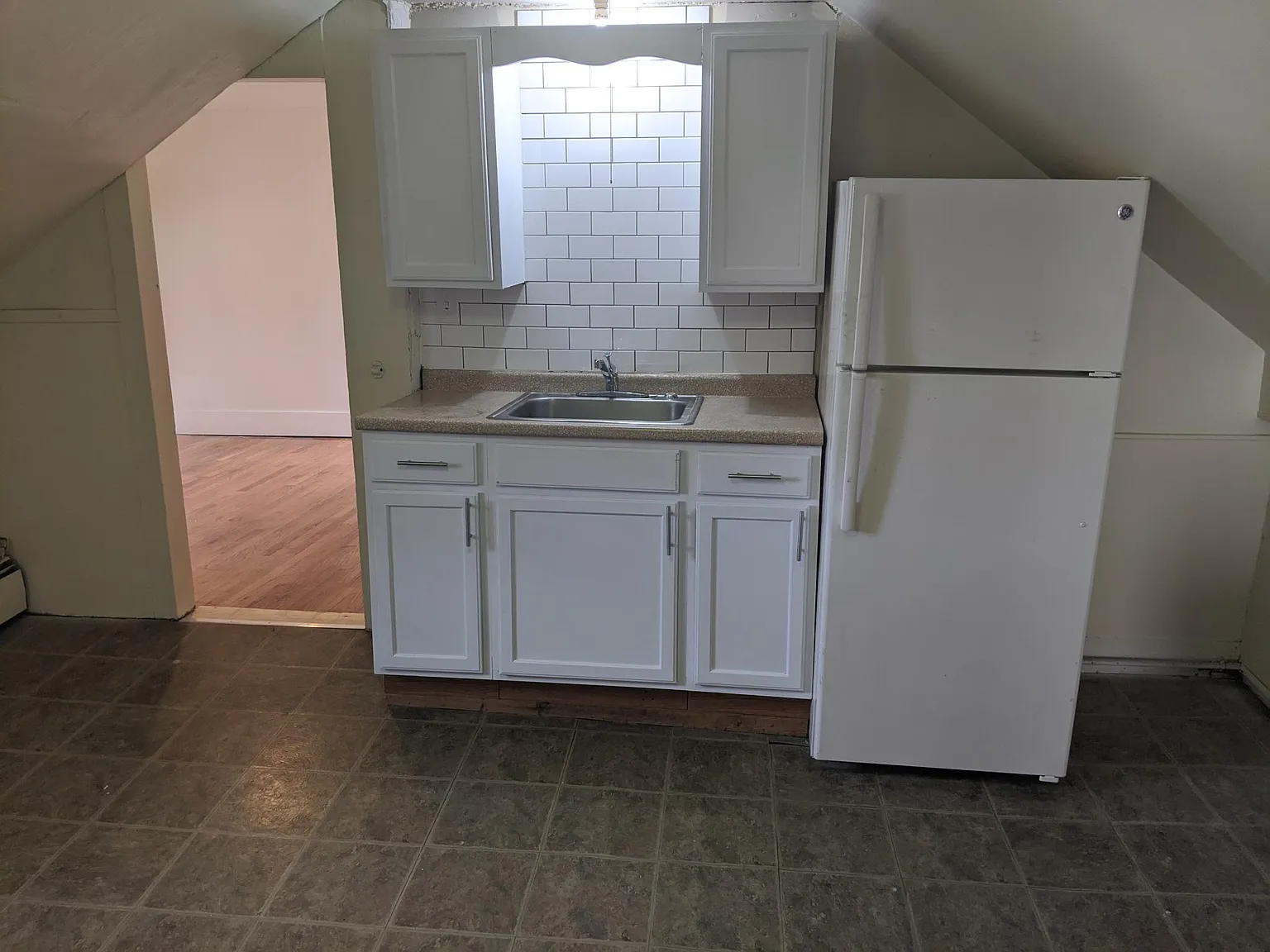 2 bed, 725 sqft, $1,250 — Photo 3
