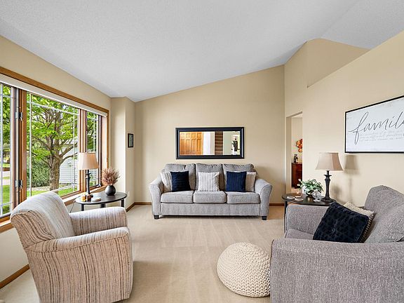 3rd image of 1409 Earle Way