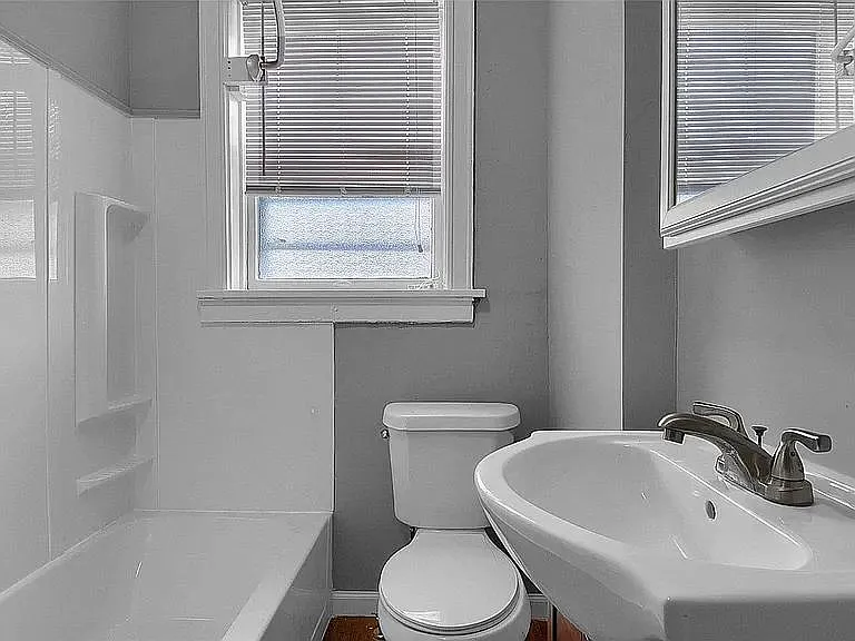 4951 Lindenwood Ave #2E — Photo 7