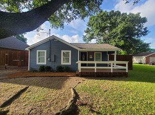 213 W 2nd St, Deer Park, TX 77536