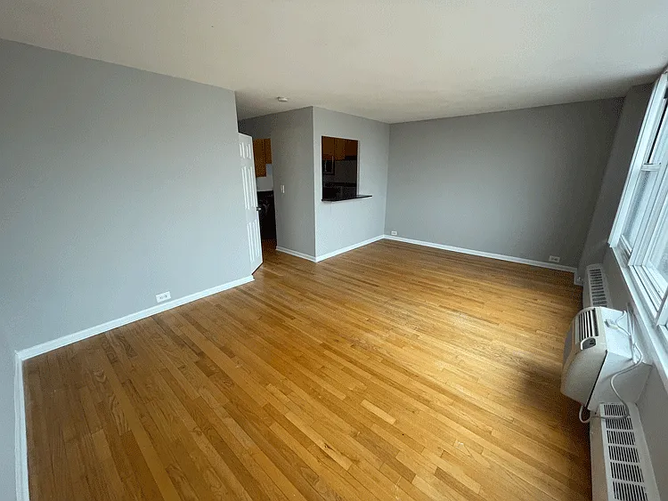 Sheridan Tower - 5650 N Sheridan Rd — Photo 18