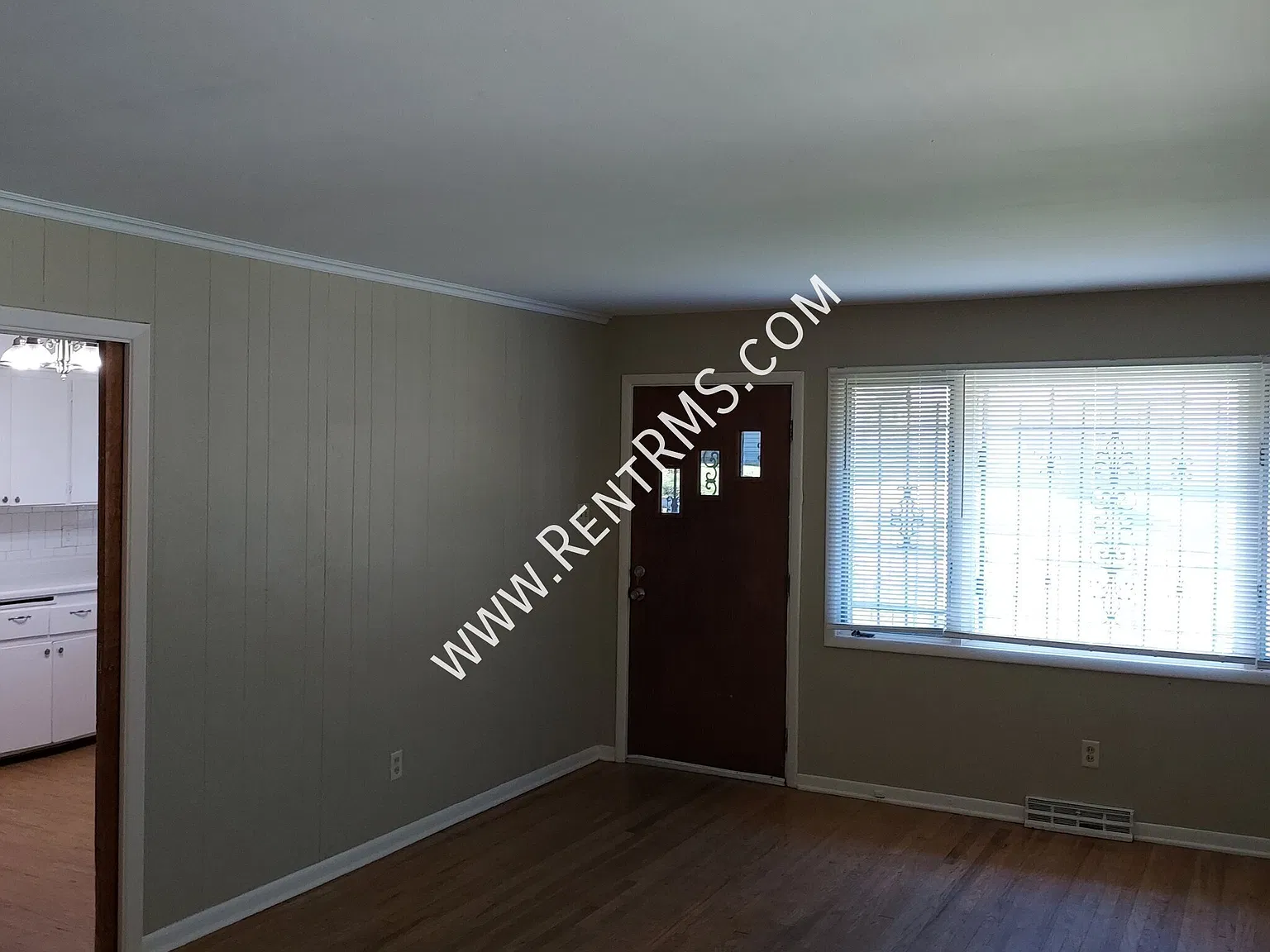 *Finished Basement* 2538 Se Indiana Ave- 3 Bed/1.5 Bath — Photo 4