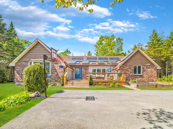 252 Hillside Dr, Halifax, NS B3Z 1W8