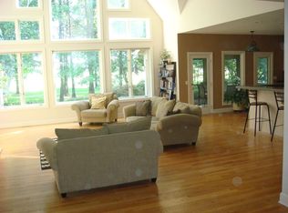 740 Gleneagles, Highland, MI 48357