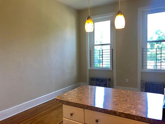 4th image of 220 Summer St APT 1