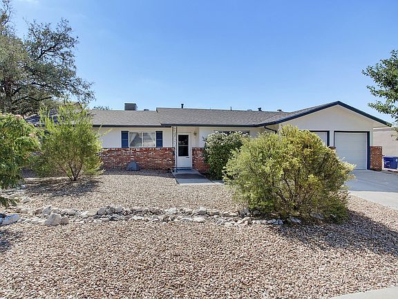 2nd image of 3812 Valerie Pl NE