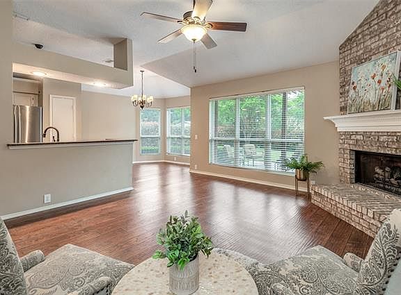 4th image of 1505 Park Chase Ave