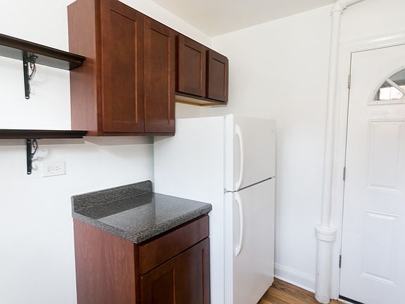 4th image of 1139-139 Oak Ave #I