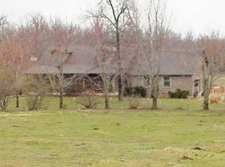 19863 Clover Rd, Lebanon, MO 65536