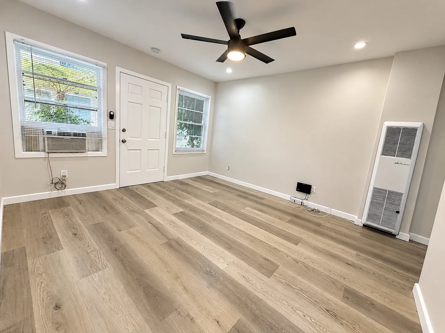 Studio, 400 sqft, $1,995 — Photo 4