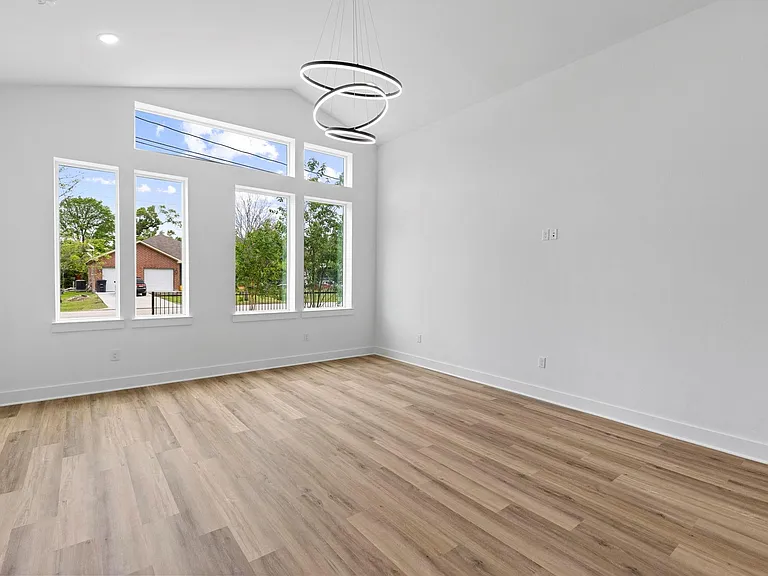 8109 Hamlet St #B — Photo 4