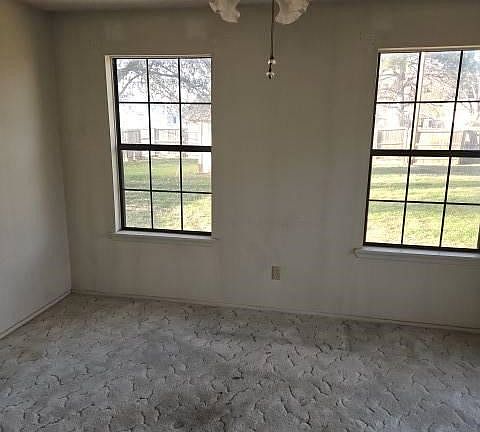 5th image of 2796 University Ave