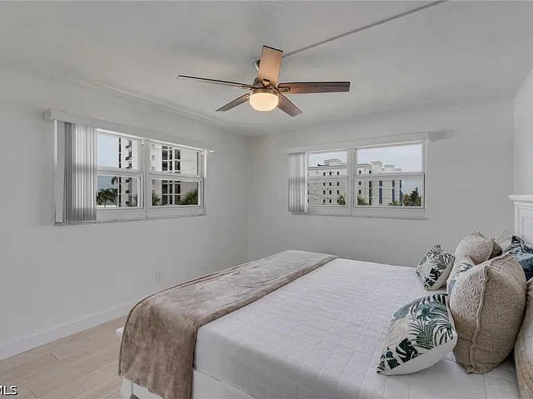 6500 Estero Blvd #H302 — Photo 15