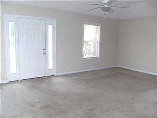 4th image of 7365 School House Ln